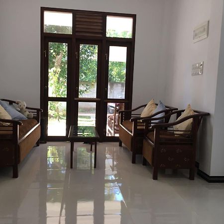 Bosadi Homestay Katunayake Exterior photo